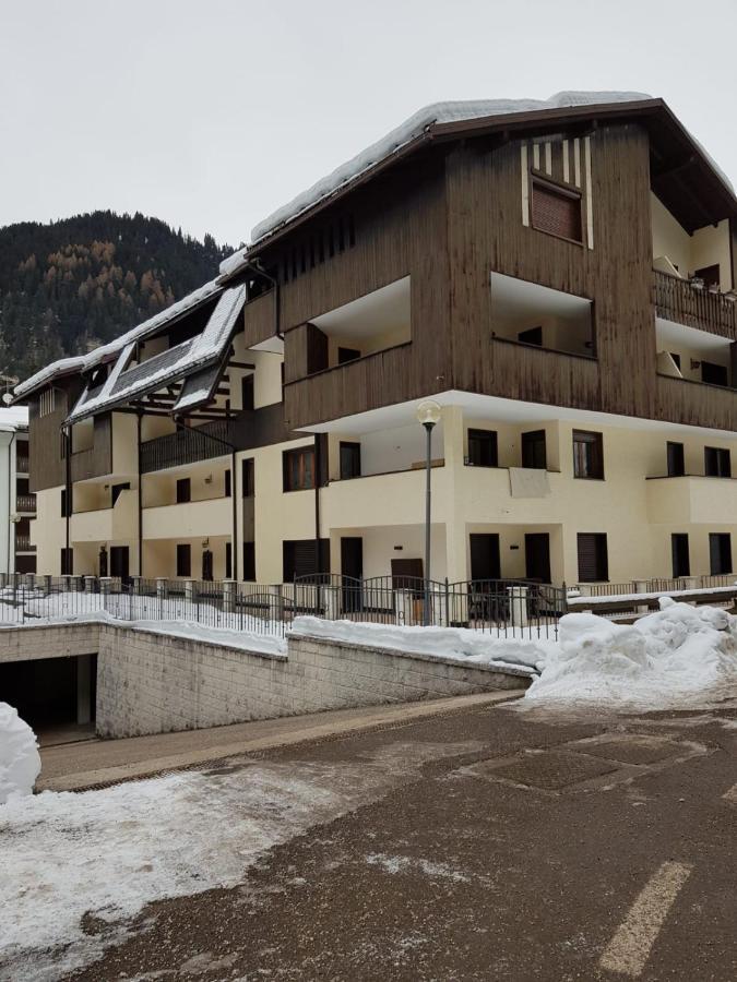 Des Alpes 1 Daire Canazei Dış mekan fotoğraf